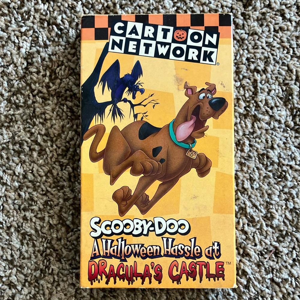 Scooby-Doo A Halloween Hassle at Dracula’s Castle VHS Tape